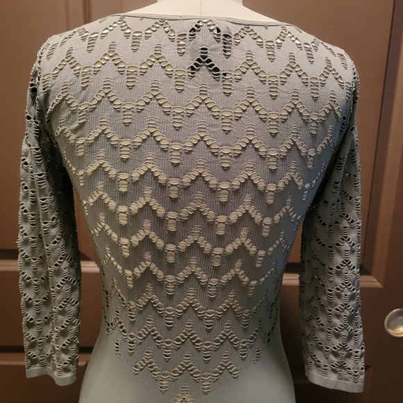 BEBE SEXY LASER CUT BODYCON DRESS✨HOST PICK✨ - Picture 4 of 7